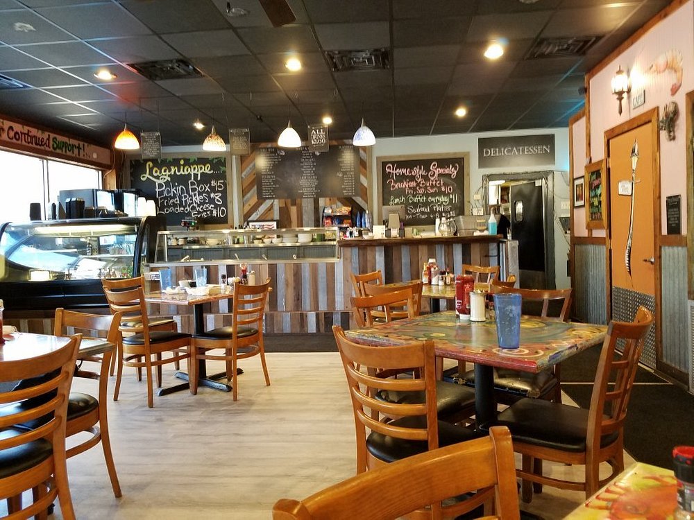 Our restaurant is a gallery of artistic work by local artists.